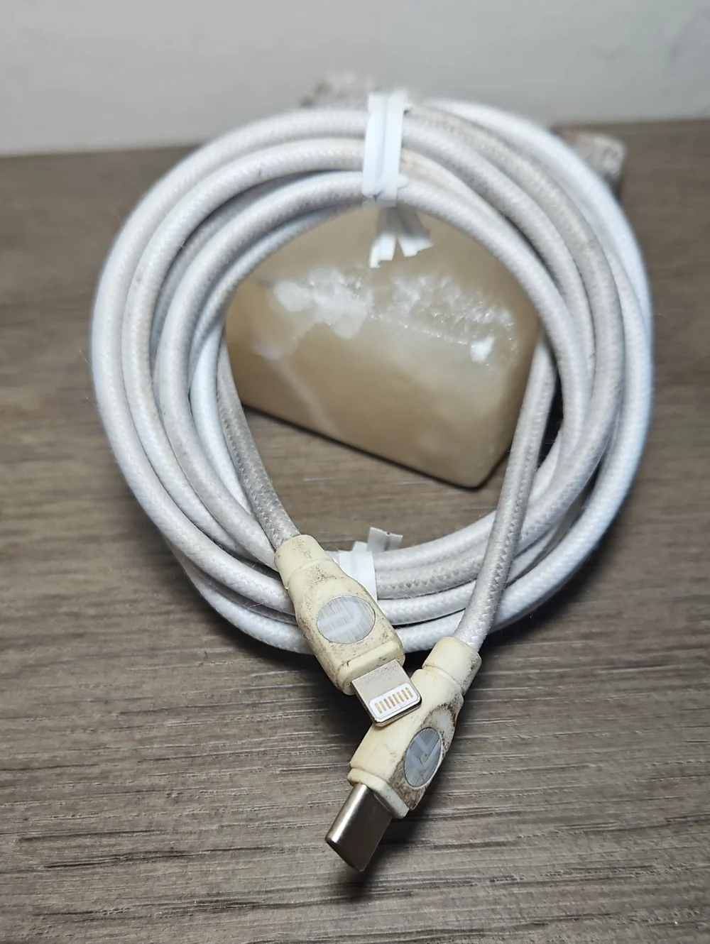FIFO USB-C to Lightning Woven Charging Cord 6ft